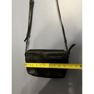 Simply Vera By‎ Vera Wang Black Crossbody Purse Multi Pockets Adjustable Strap